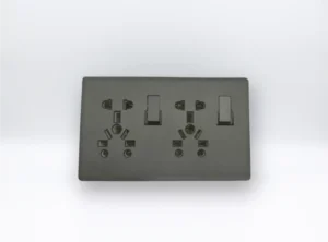 Double Universal Socket