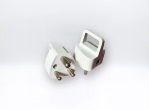 3 Pin Top with Handle (Unbreakable) 10 Amps -240V
